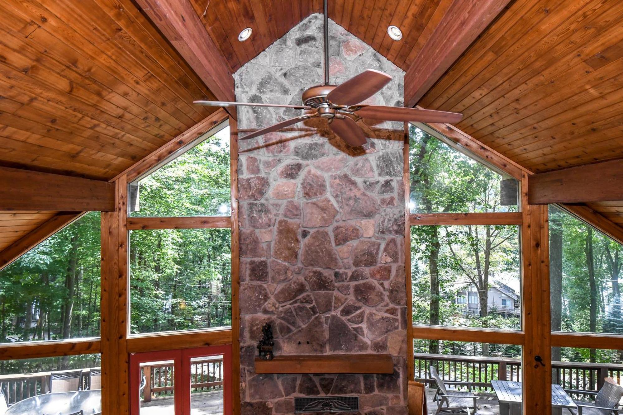 Slip Away Chalet McHenry Exterior photo