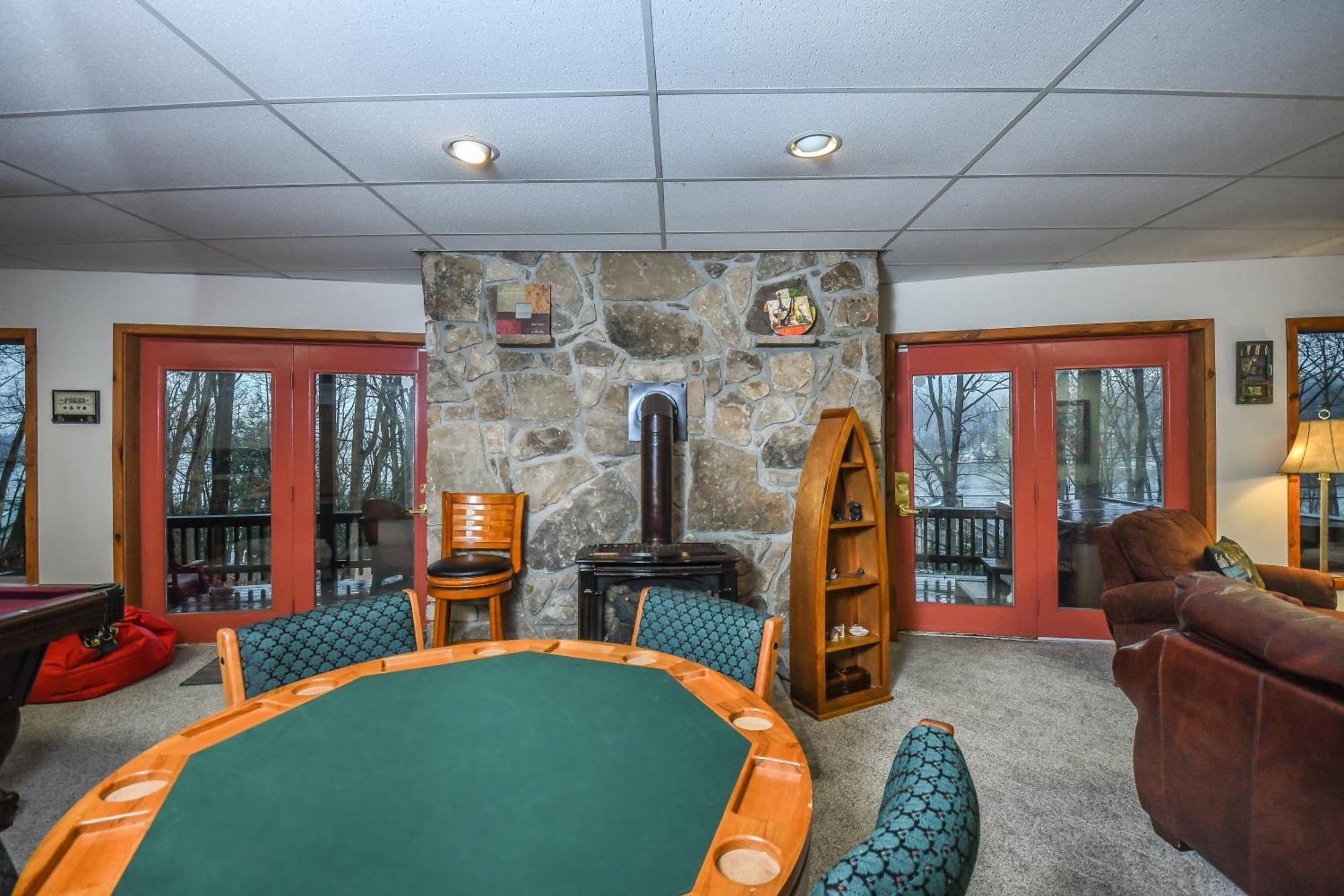 Slip Away Chalet McHenry Exterior photo